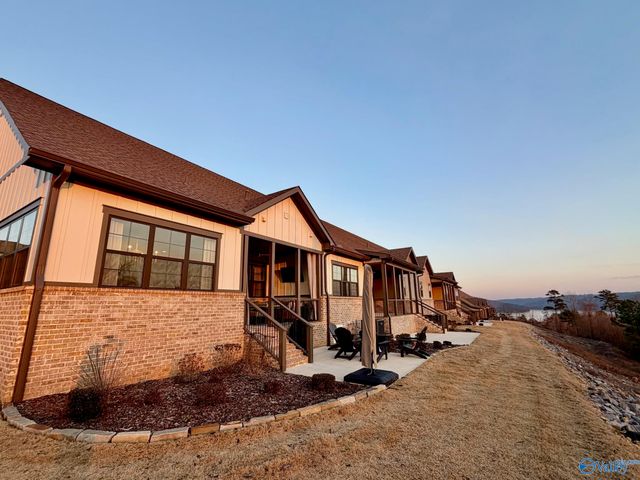 148 Whistling Straits Way, Guntersville, AL 35976