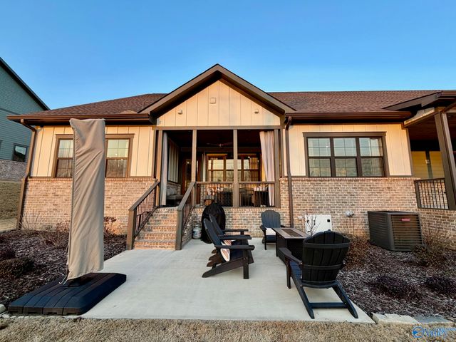 148 Whistling Straits Way, Guntersville, AL 35976