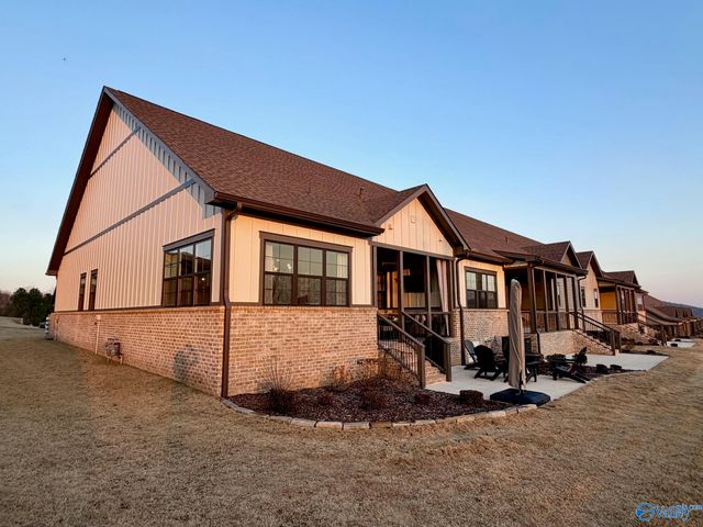 148 Whistling Straits Way, Guntersville, AL 35976