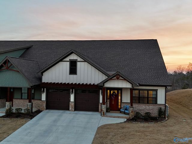 148 Whistling Straits Way, Guntersville, AL 35976