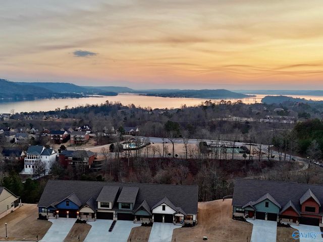 148 Whistling Straits Way, Guntersville, AL 35976