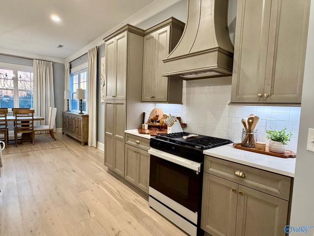 148 Whistling Straits Way, Guntersville, AL 35976