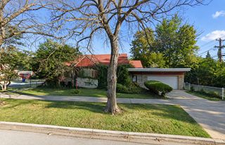 2039 S 2ND Avenue, Maywood, IL 60153