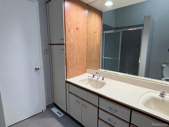 5580 Sunnycrest Drive, West Bloomfield, MI 48323