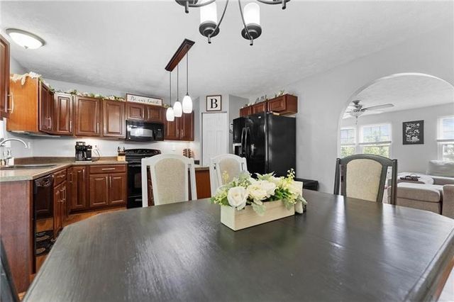 2293 Flint Dr, South Strabane, PA 15301