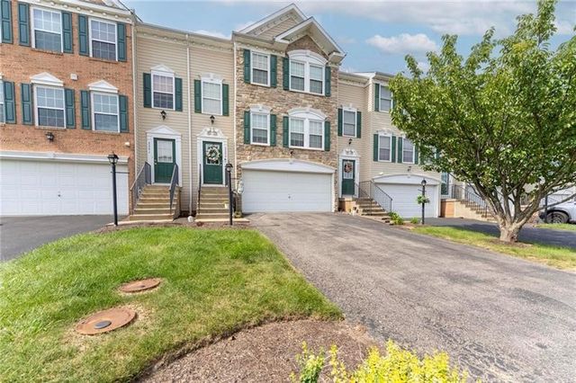 2293 Flint Dr, South Strabane, PA 15301