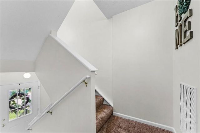 2293 Flint Dr, South Strabane, PA 15301