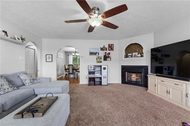 2293 Flint Dr, South Strabane, PA 15301