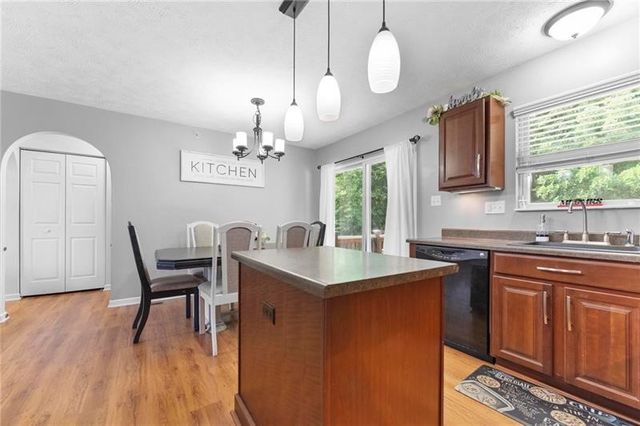 2293 Flint Dr, South Strabane, PA 15301