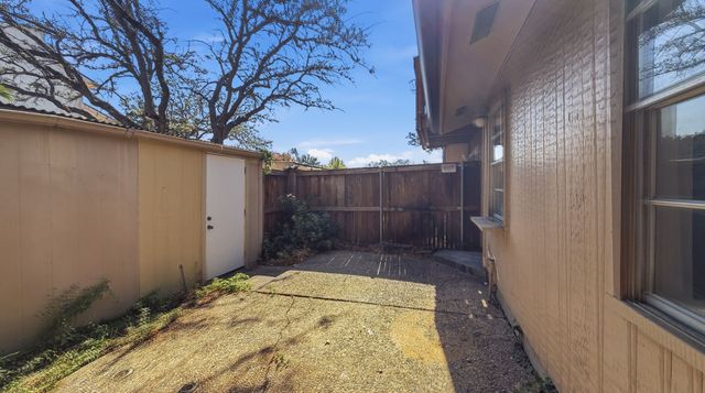 12550 Fireglow Walk, Dallas, TX 75243