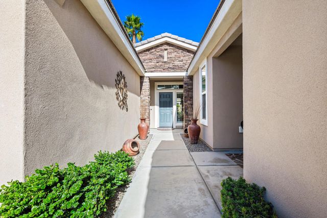 81820 Golden Star Way, La Quinta, CA 92253