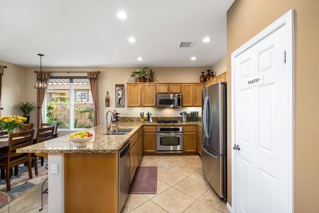 81820 Golden Star Way, La Quinta, CA 92253