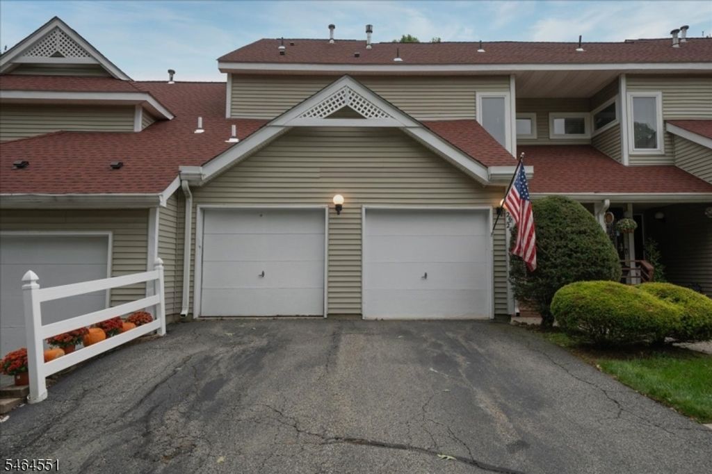 26 Red Oak Ter, Jefferson Twp., NJ 07438 — exterior