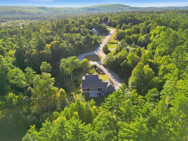 106 Wellington Lane, Loudon, NH 03307