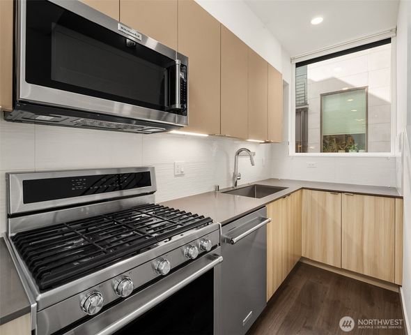 8507 16th Avenue NW, Seattle, WA 98117
