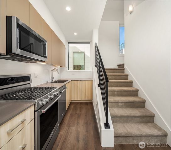 8507 16th Avenue NW, Seattle, WA 98117