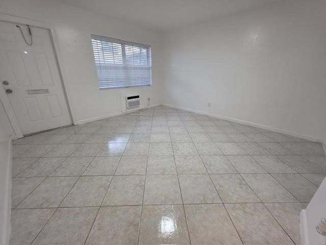 1329 NE 17th Ave 2, Fort Lauderdale, FL 33304