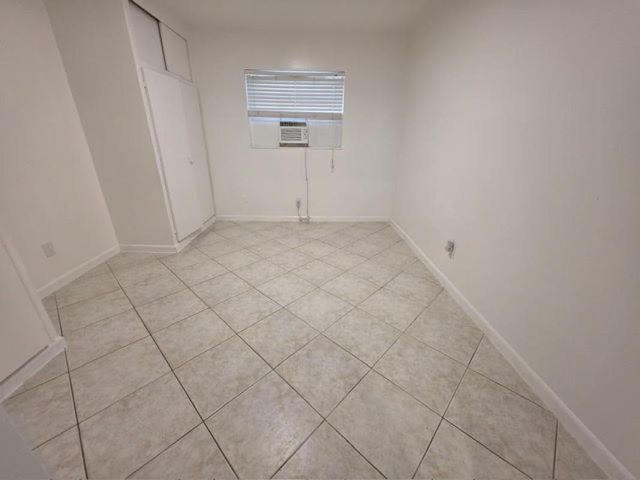 1329 NE 17th Ave 2, Fort Lauderdale, FL 33304