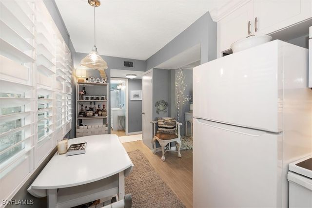 291 8th AVE S 291A, Naples, FL 34102