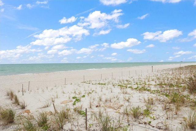 291 8th AVE S 291A, Naples, FL 34102