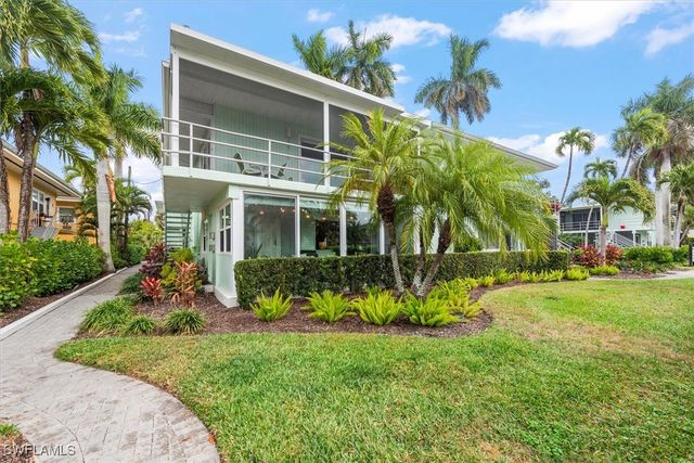 291 8th AVE S 291A, Naples, FL 34102