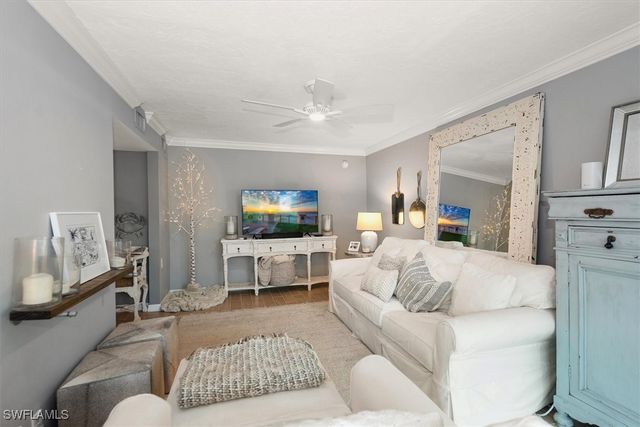 291 8th AVE S 291A, Naples, FL 34102