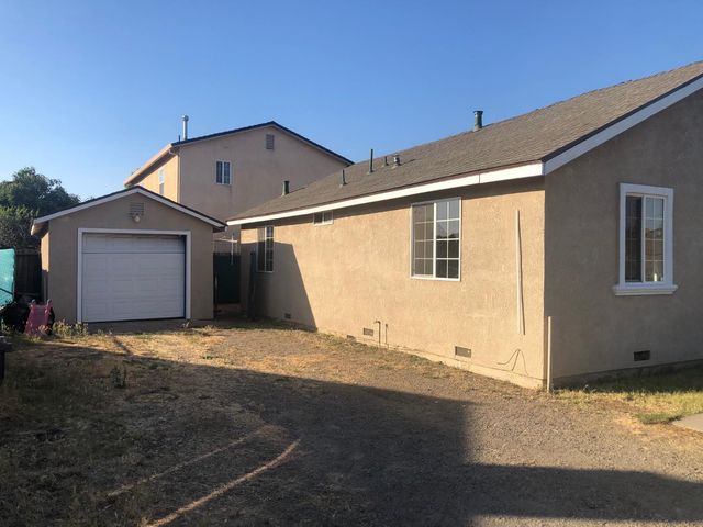 5035 Washington St., Stockton, CA 95215