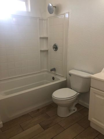 5035 Washington St., Stockton, CA 95215