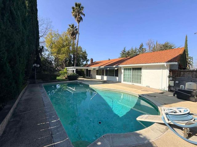 2883 2883 Bowling Green Dr, Walnut Creek, CA 94598