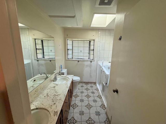 2883 2883 Bowling Green Dr, Walnut Creek, CA 94598