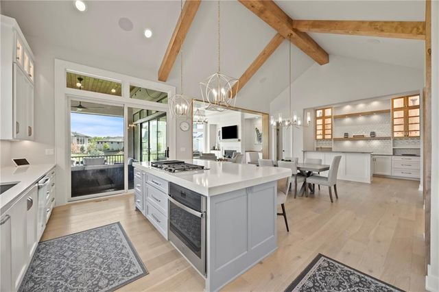 11201 W 169th Street, Overland Park, KS 66221