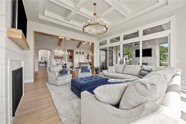 11201 W 169th Street, Overland Park, KS 66221