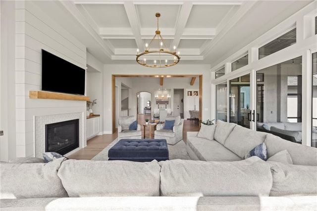 11201 W 169th Street, Overland Park, KS 66221