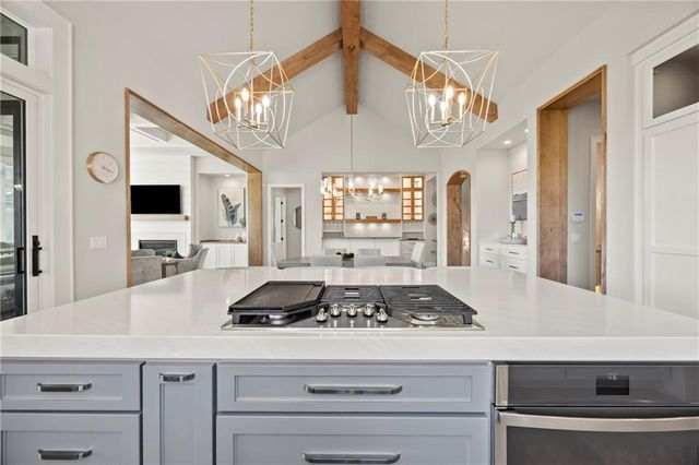 11201 W 169th Street, Overland Park, KS 66221