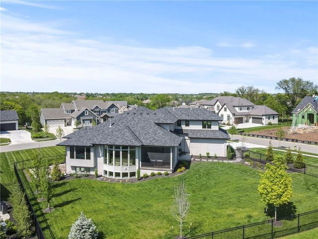 11201 W 169th Street, Overland Park, KS 66221