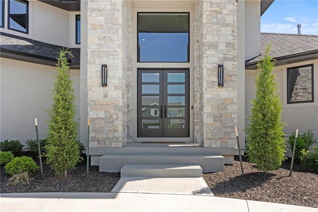 11201 W 169th Street, Overland Park, KS 66221