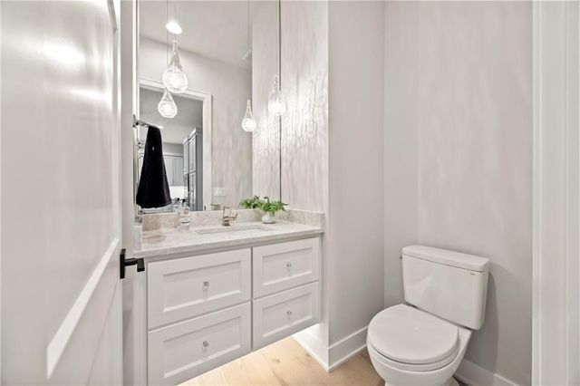 11201 W 169th Street, Overland Park, KS 66221