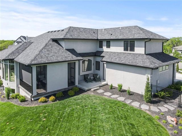 11201 W 169th Street, Overland Park, KS 66221