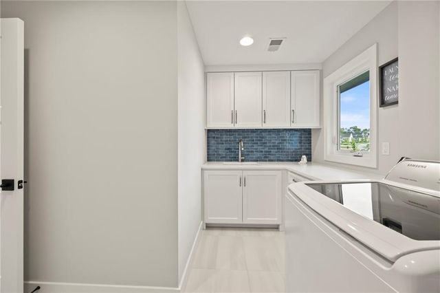 11201 W 169th Street, Overland Park, KS 66221