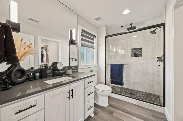 11201 W 169th Street, Overland Park, KS 66221