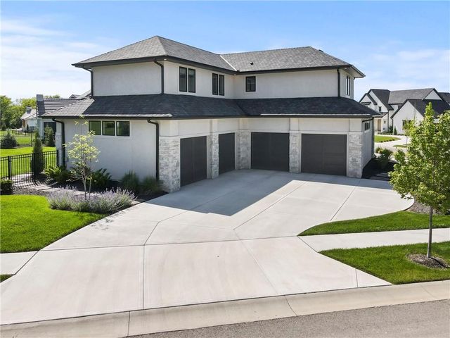 11201 W 169th Street, Overland Park, KS 66221