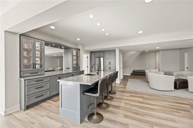 11201 W 169th Street, Overland Park, KS 66221