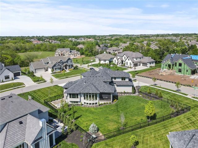 11201 W 169th Street, Overland Park, KS 66221