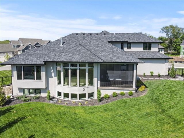 11201 W 169th Street, Overland Park, KS 66221