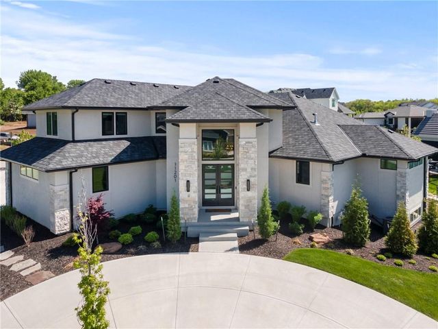 11201 W 169th Street, Overland Park, KS 66221