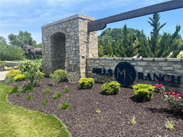 11201 W 169th Street, Overland Park, KS 66221