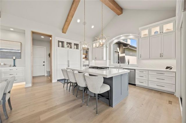 11201 W 169th Street, Overland Park, KS 66221