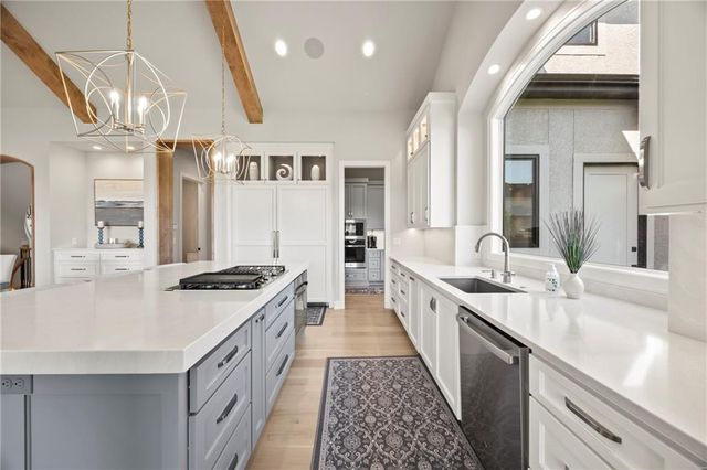 11201 W 169th Street, Overland Park, KS 66221