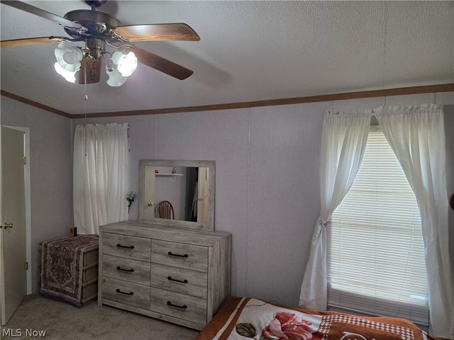 8 Maple Drive, Olmsted Twp, OH 44138