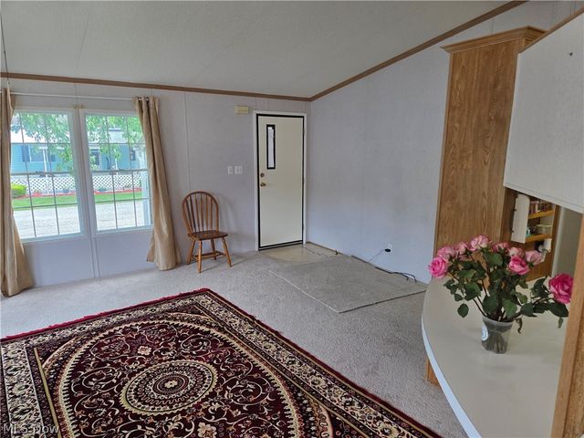 8 Maple Drive, Olmsted Twp, OH 44138